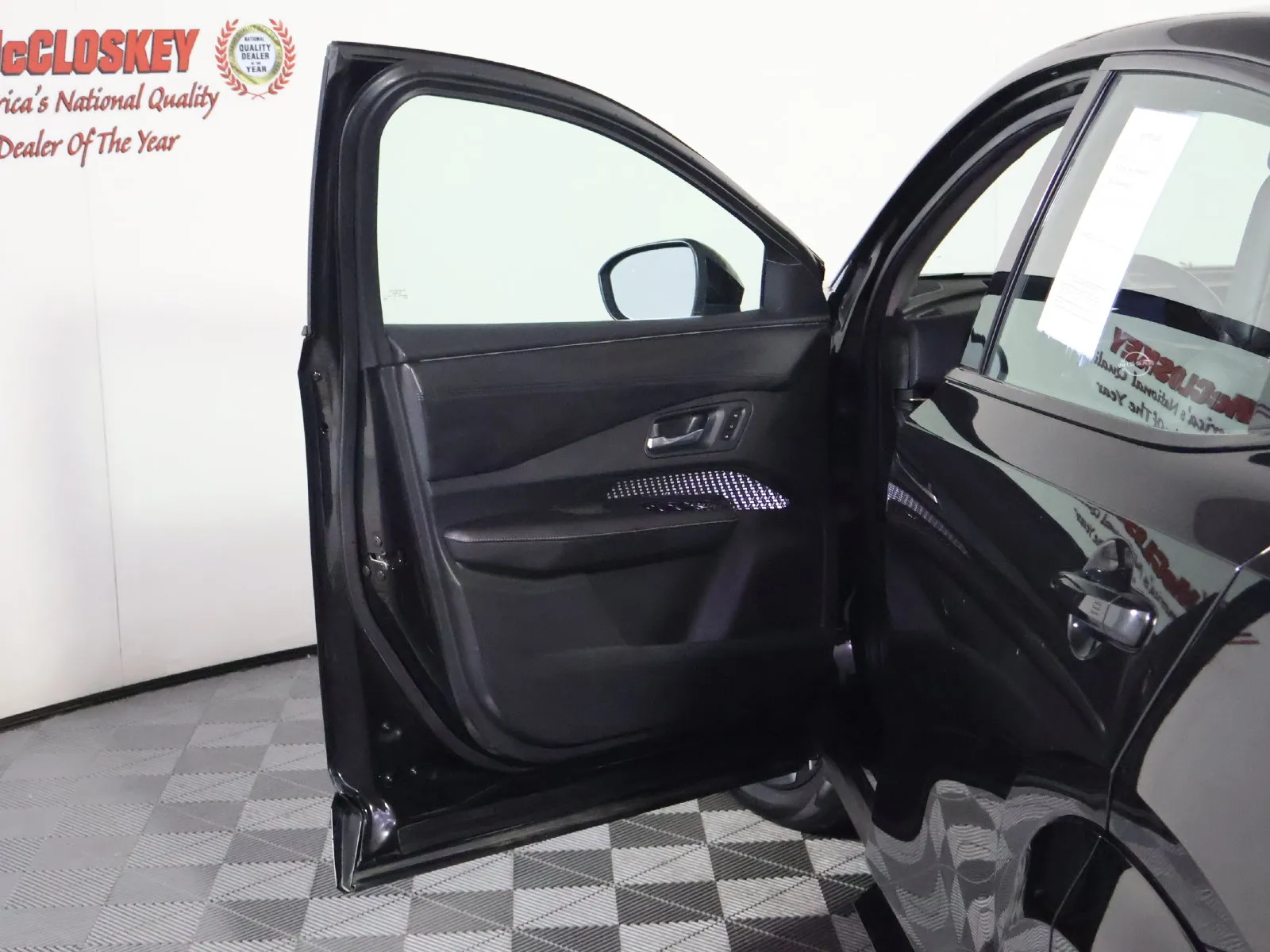 Nissan Ariya photo 24