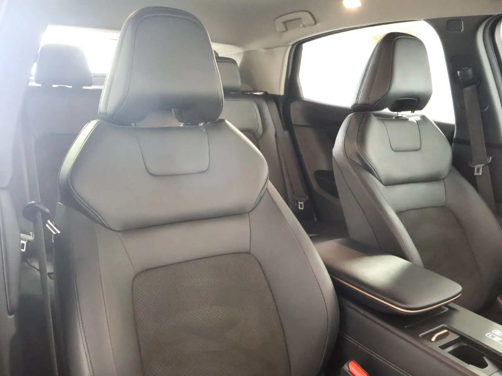 Nissan Ariya photo 53