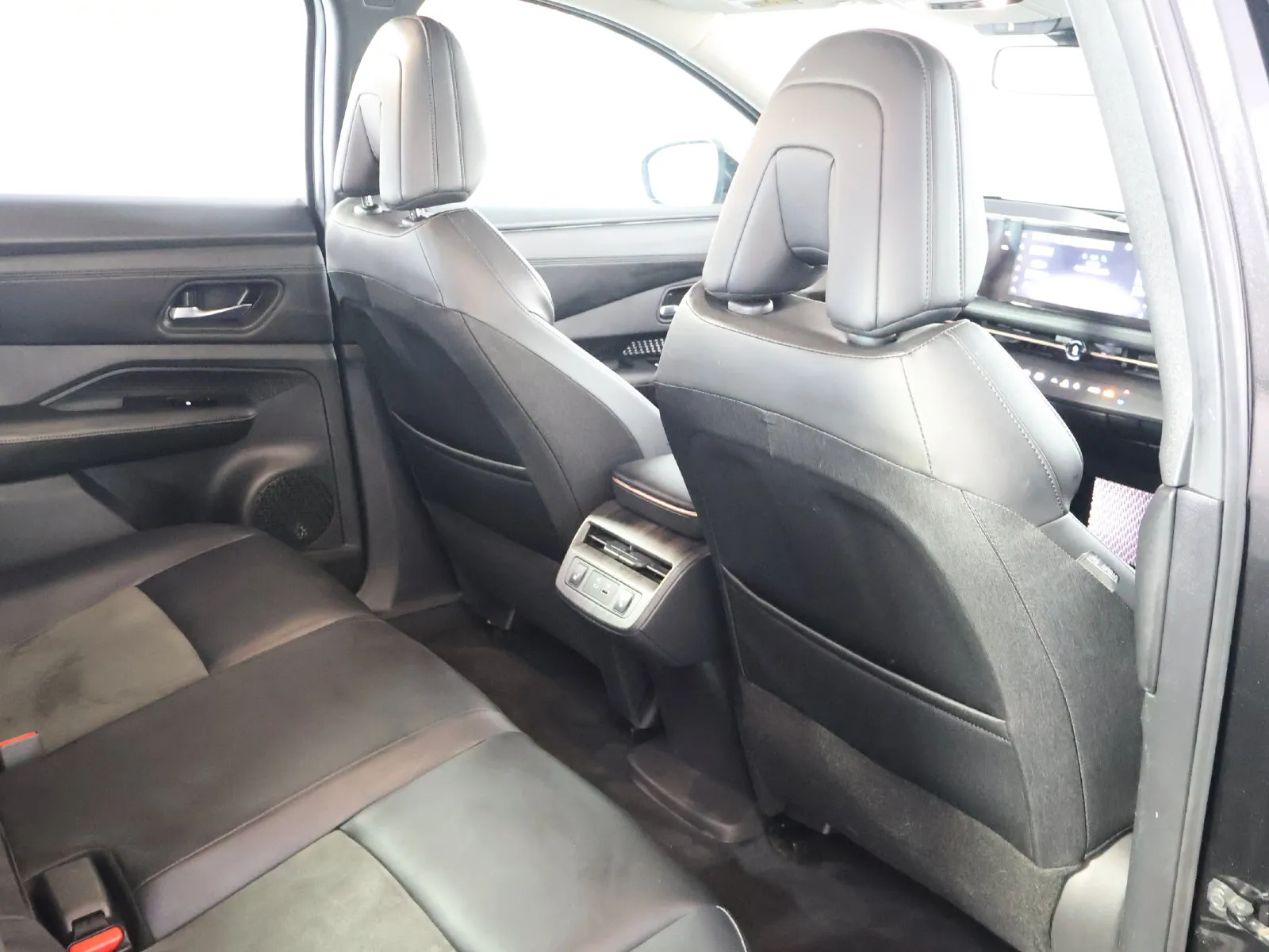 Nissan Ariya photo 48