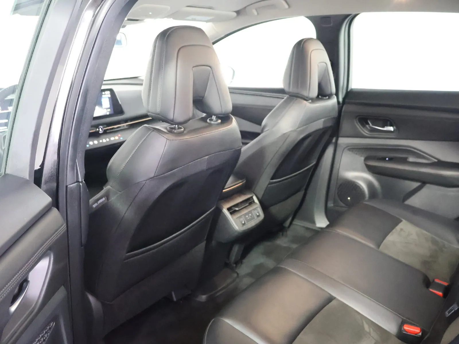 Nissan Ariya photo 45