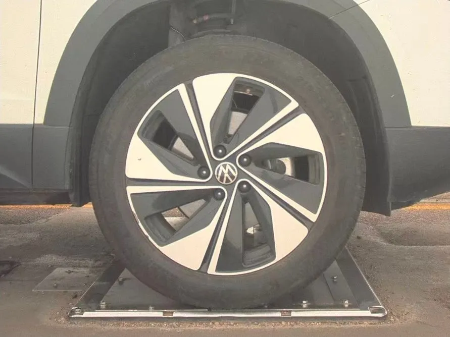 Volkswagen Taos photo 12