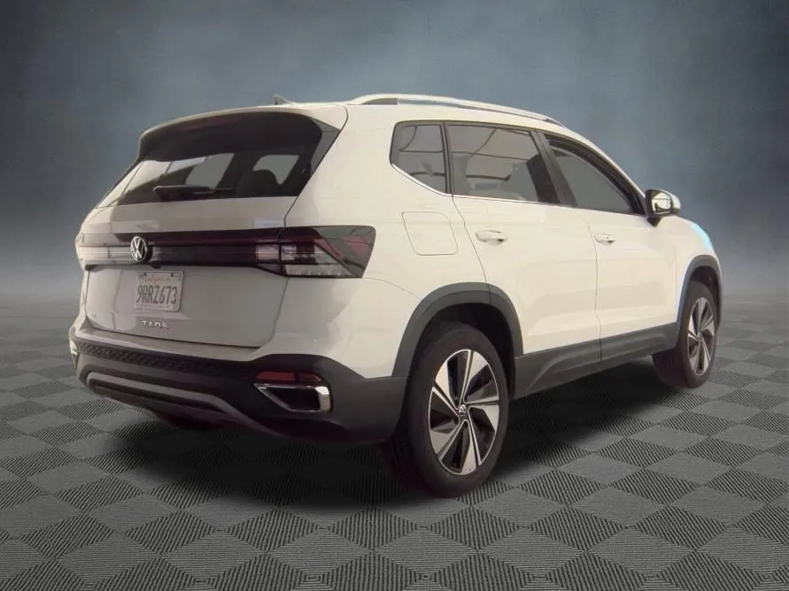 Volkswagen Taos photo 3