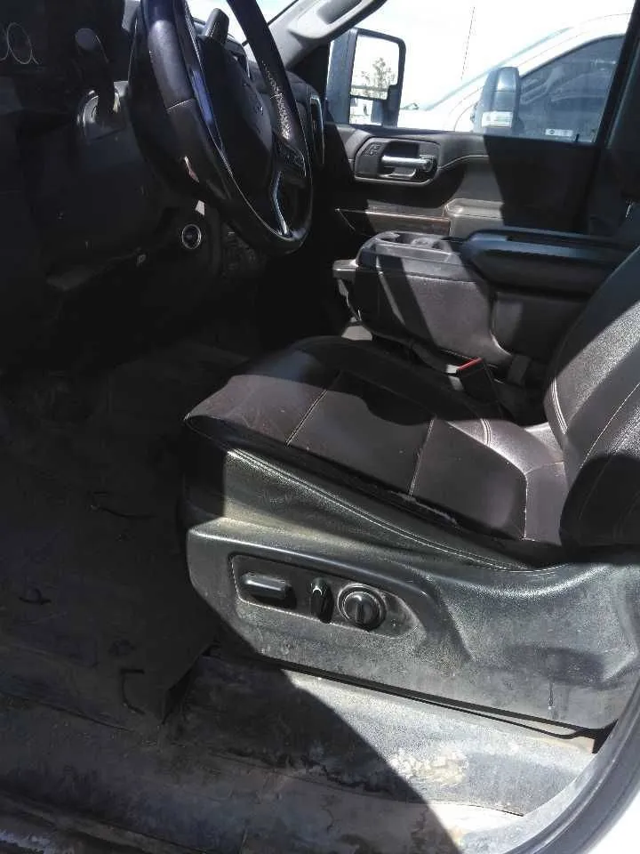 Chevrolet Silverado photo 4