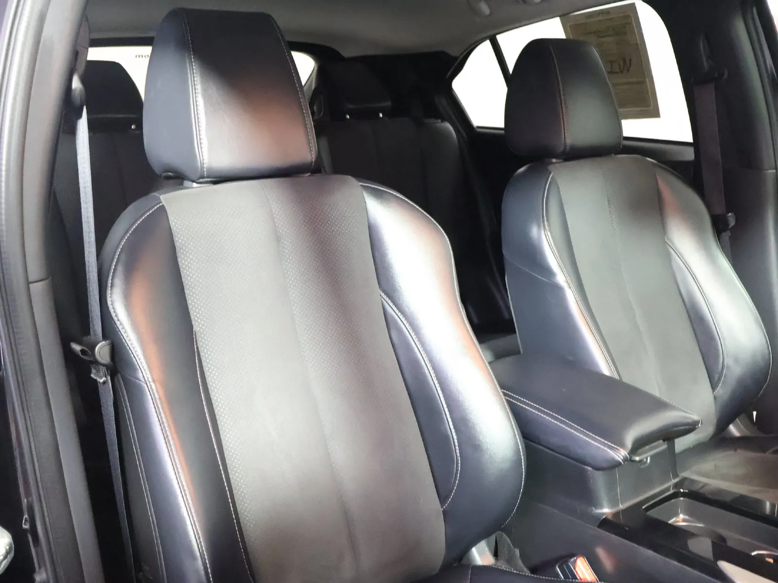 Mitsubishi Eclipse Cross photo 46