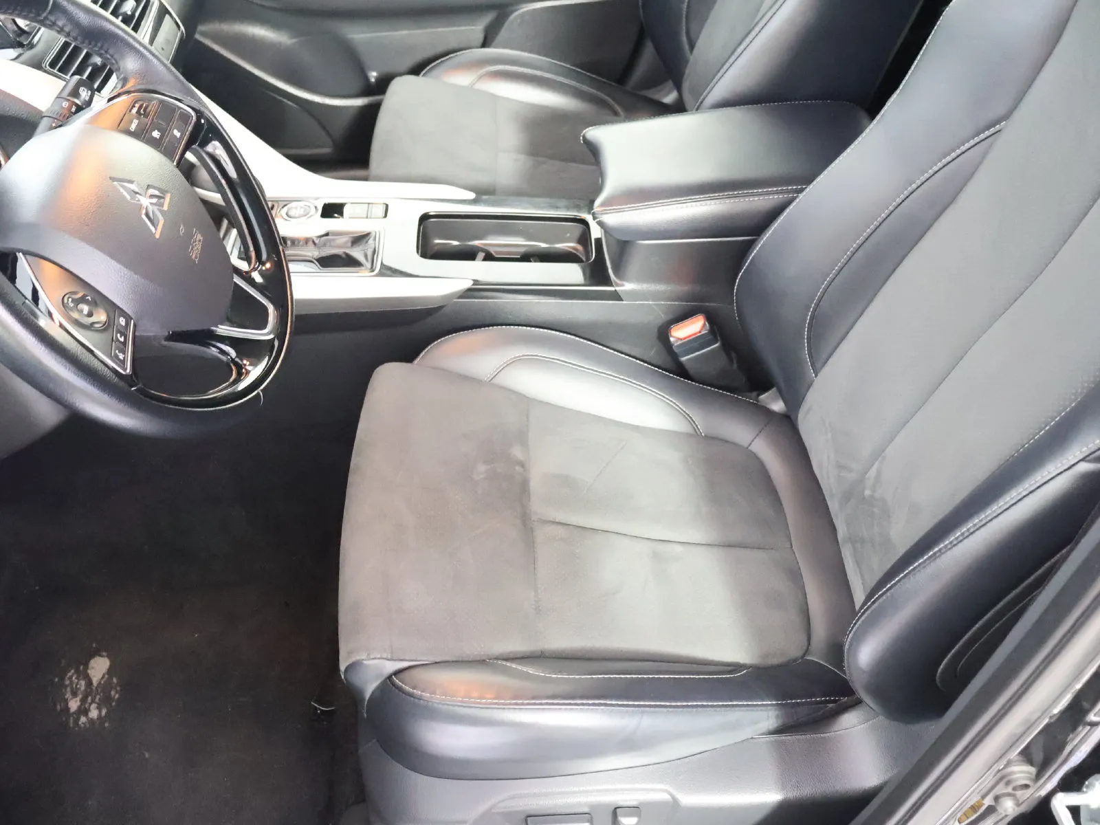 Mitsubishi Eclipse Cross photo 23