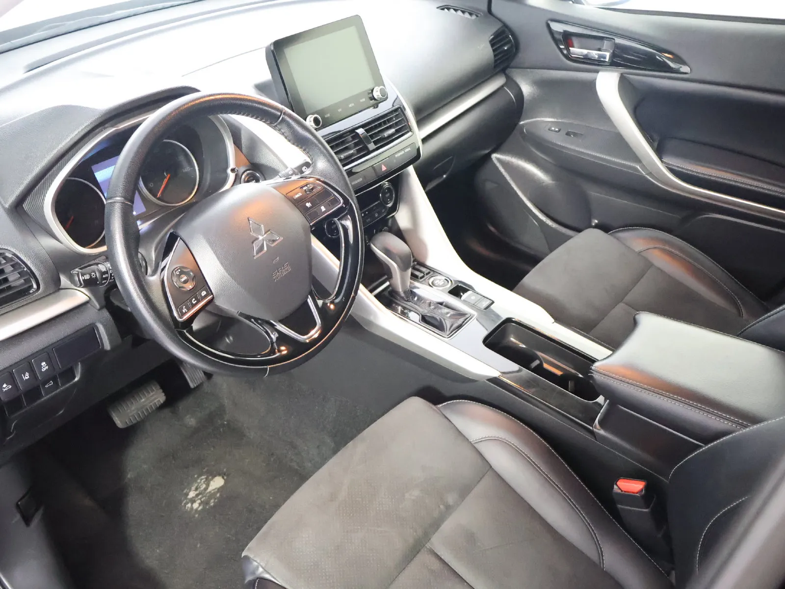 Mitsubishi Eclipse Cross photo 22
