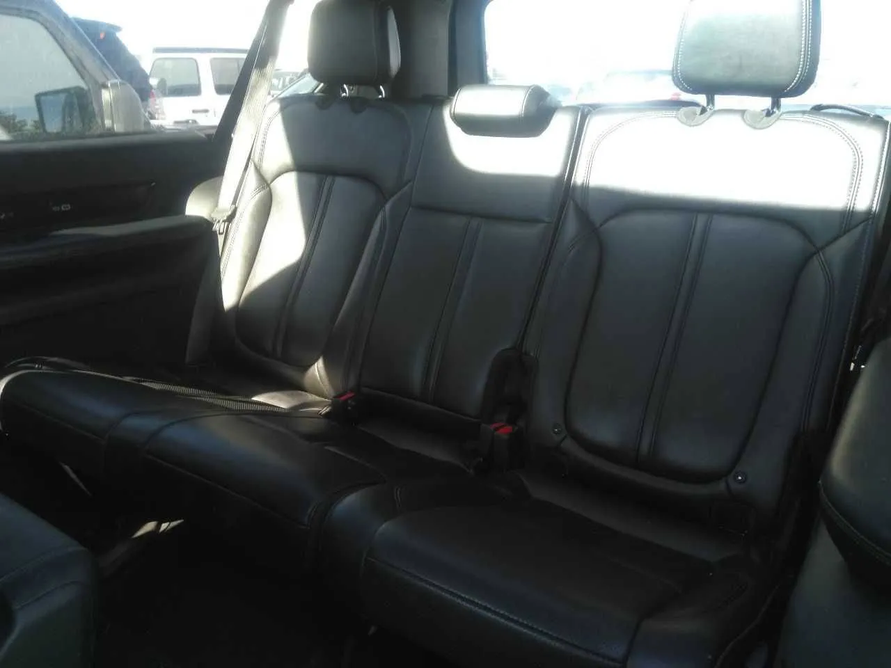Jeep Grand Wagoneer L photo 11