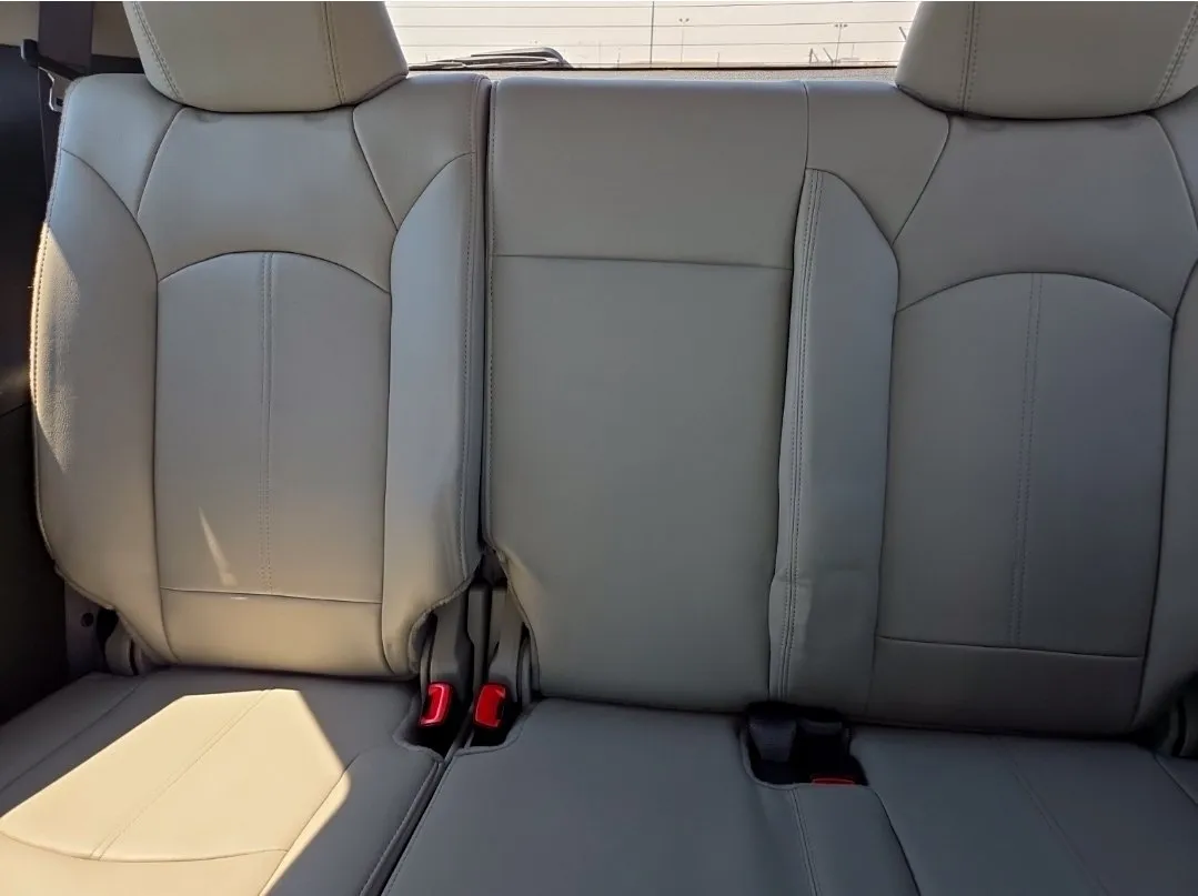 GMC Acadia photo 13
