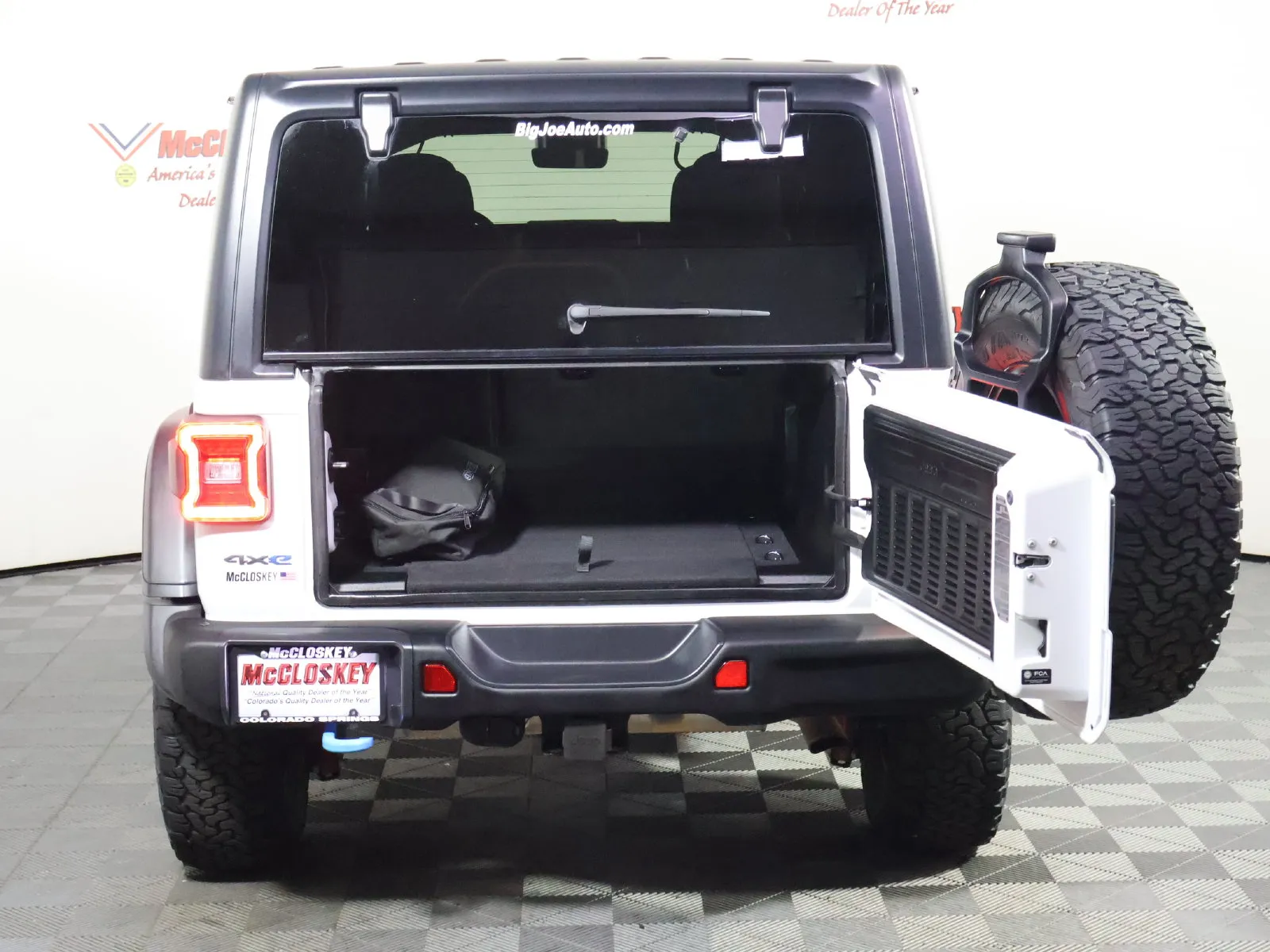Jeep Wrangler photo 9