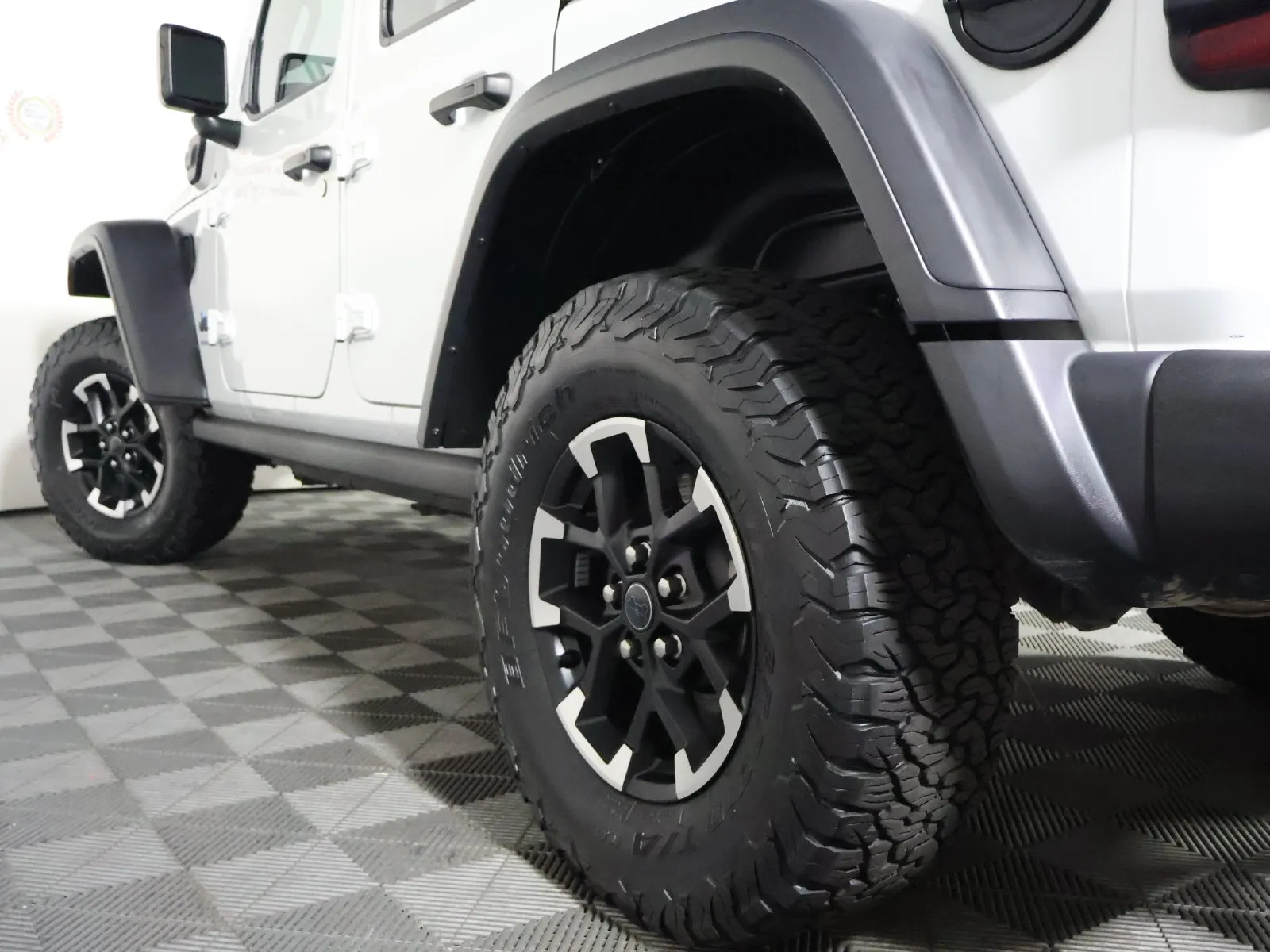 Jeep Wrangler photo 11