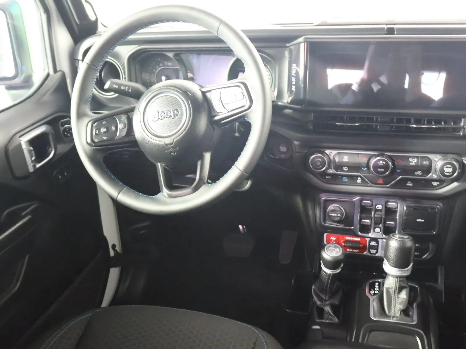 Jeep Wrangler photo 26