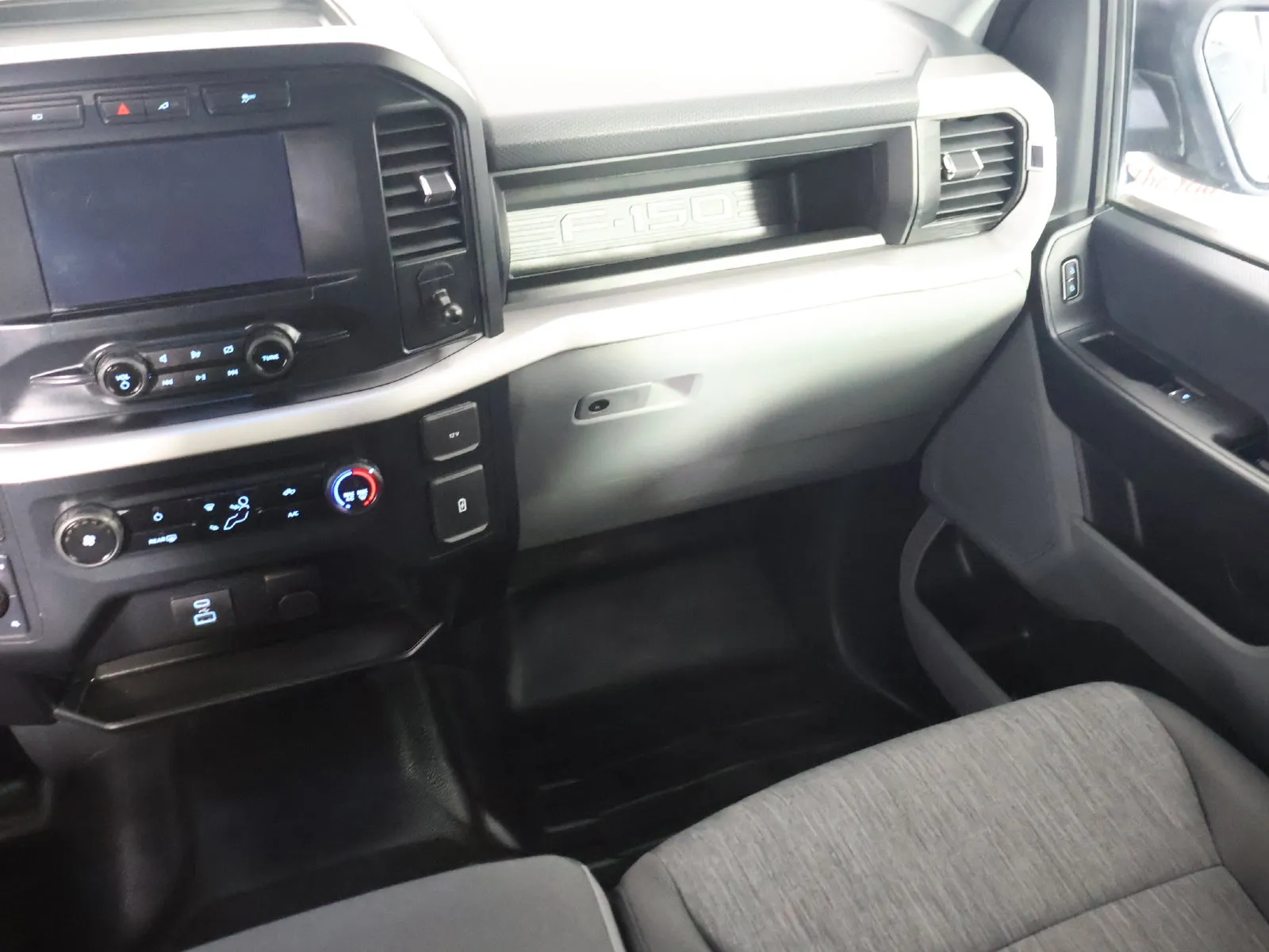 Ford F-150 photo 31