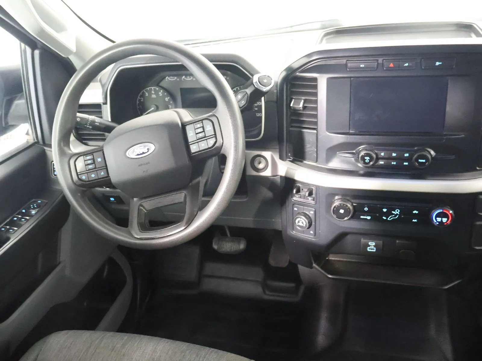 Ford F-150 photo 30