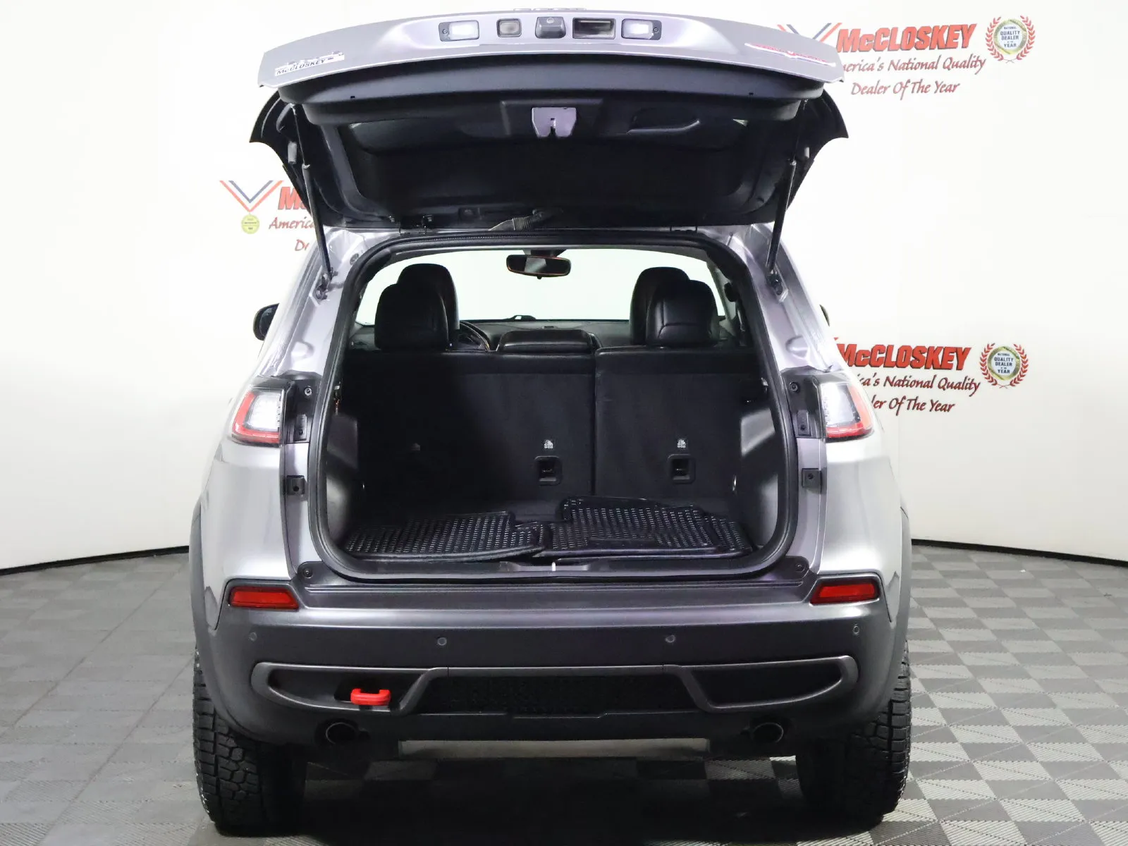 Jeep Cherokee photo 11