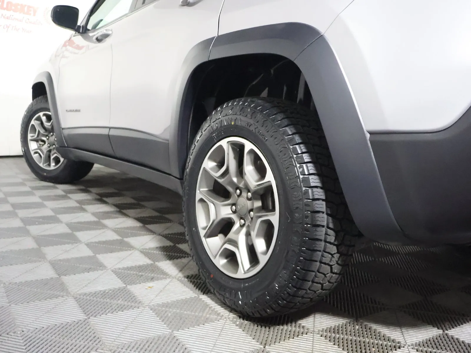 Jeep Cherokee photo 15