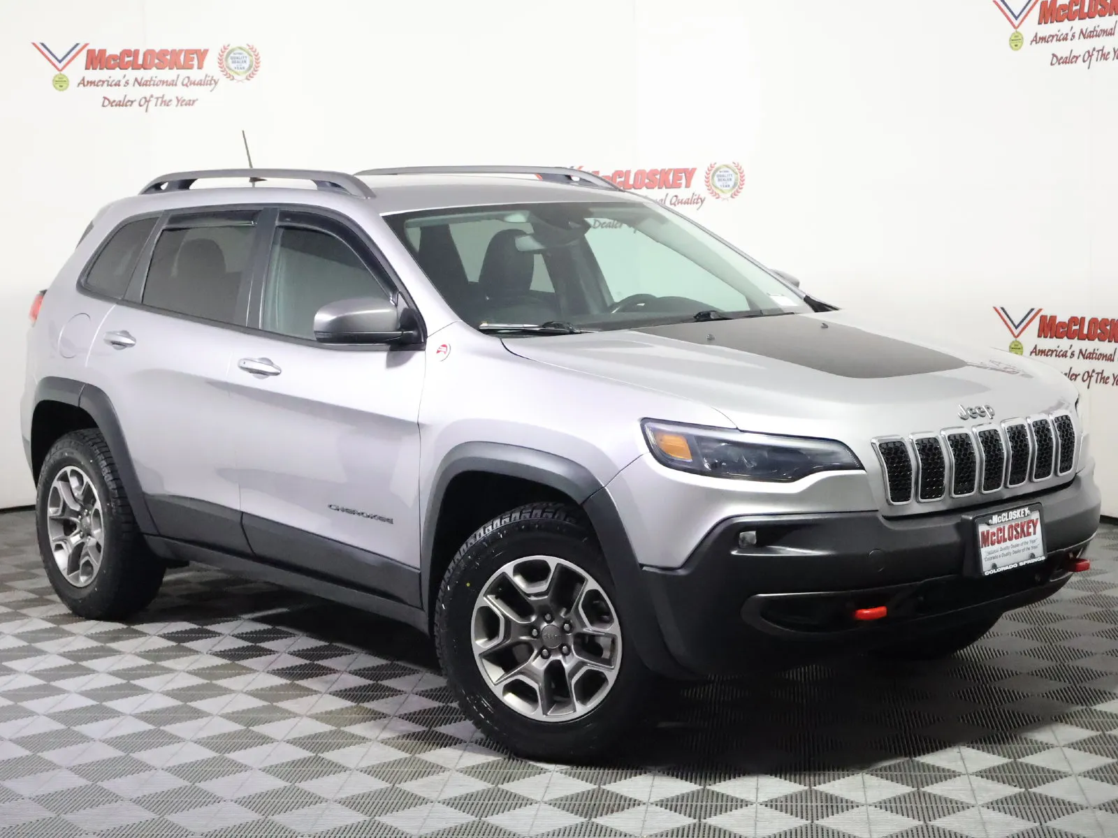 Jeep Cherokee photo 2