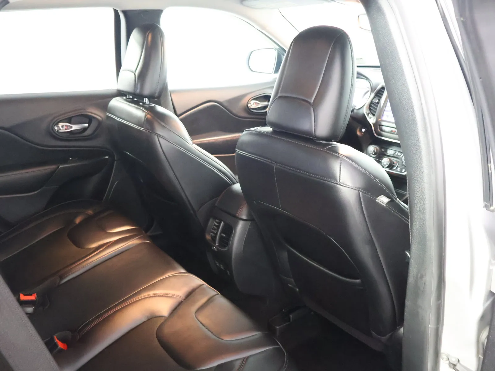 Jeep Cherokee photo 51