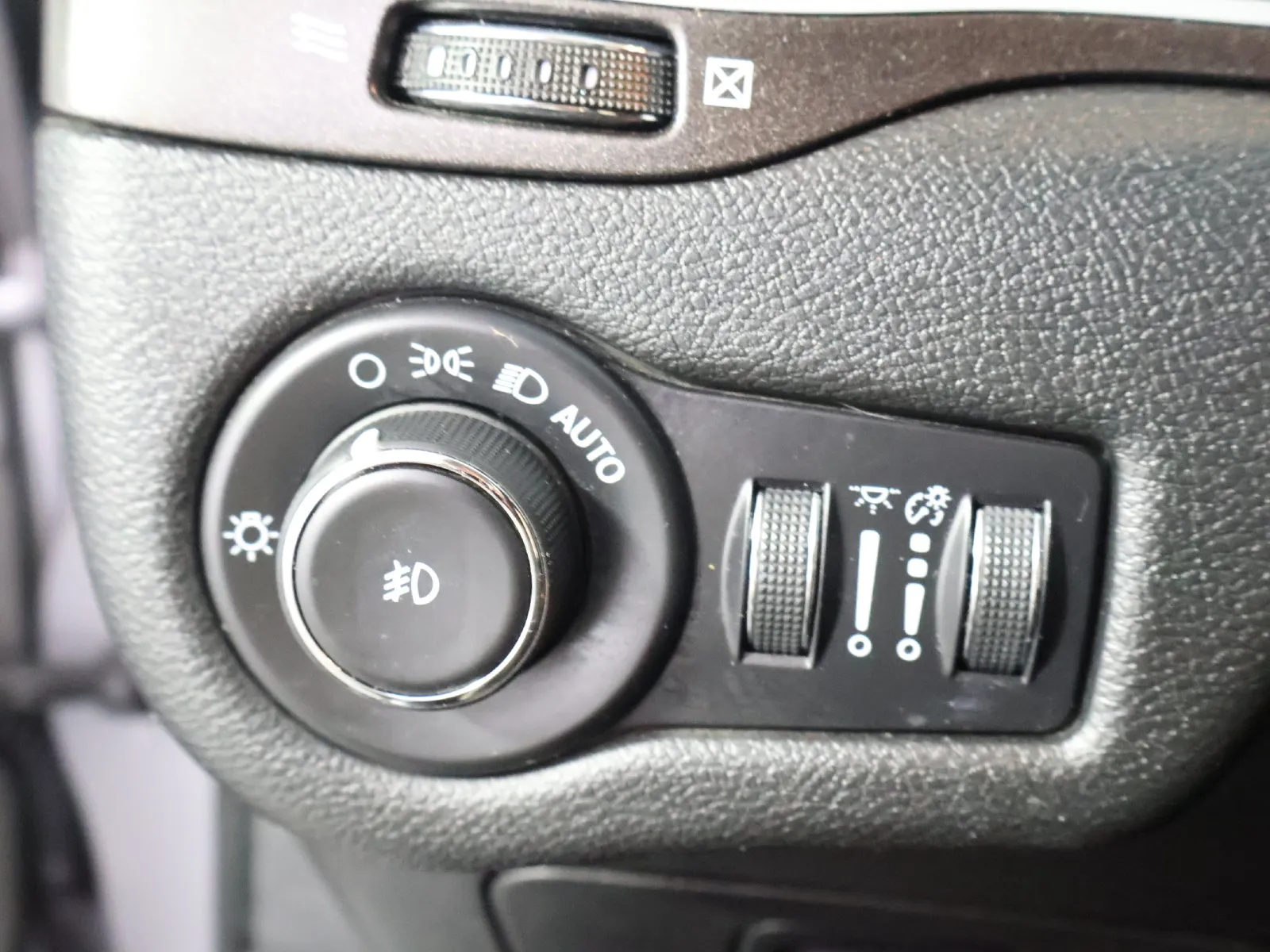 Jeep Cherokee photo 33