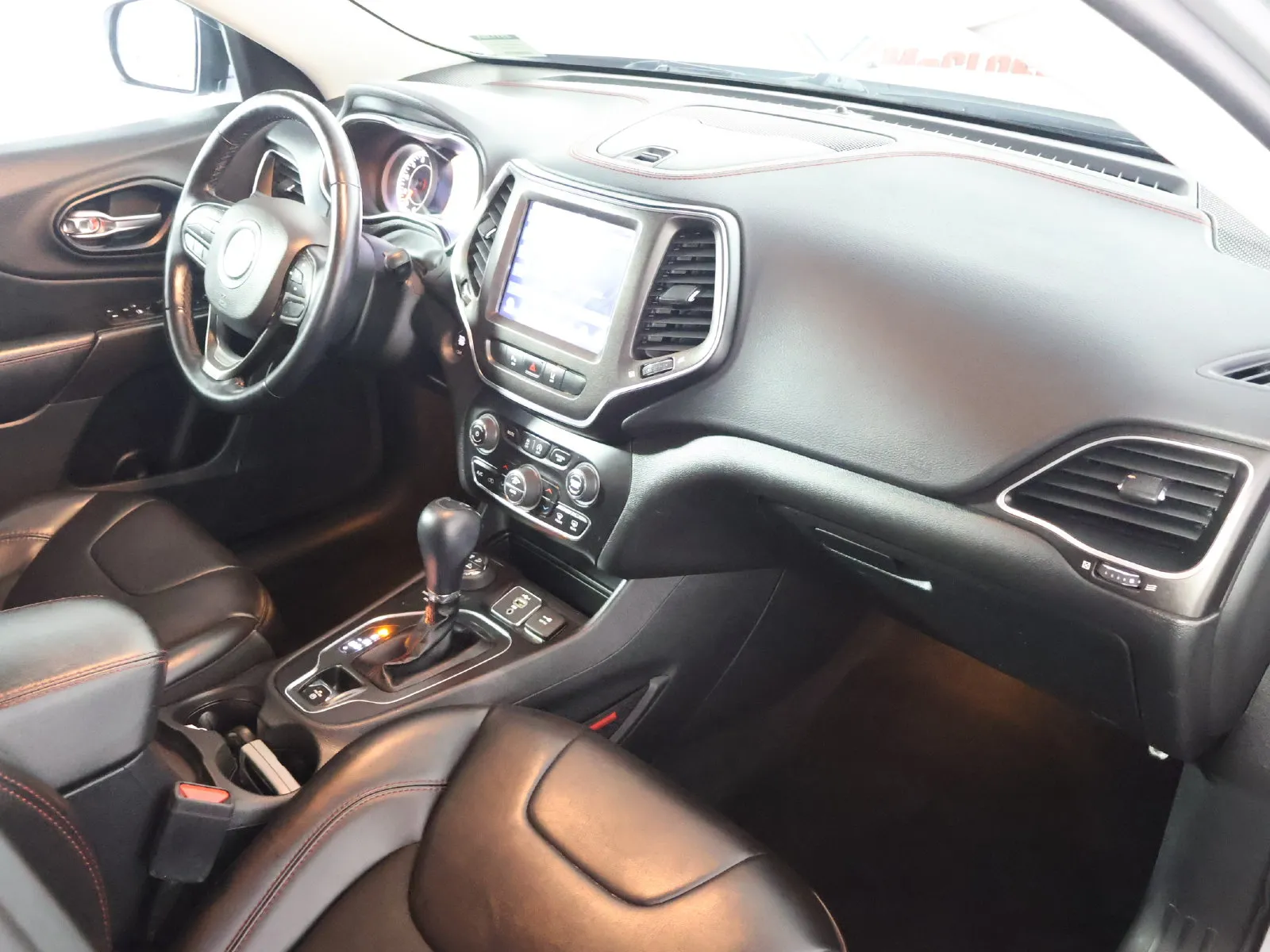 Jeep Cherokee photo 54