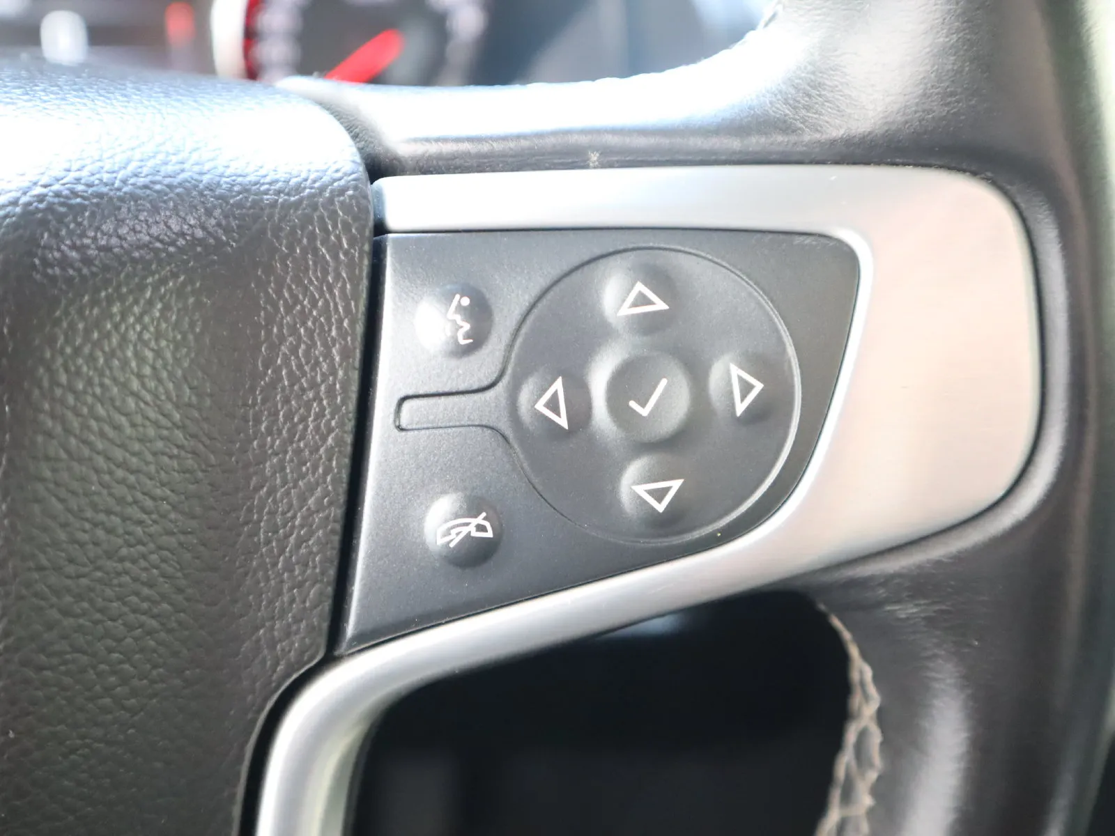 GMC Yukon XL photo 33