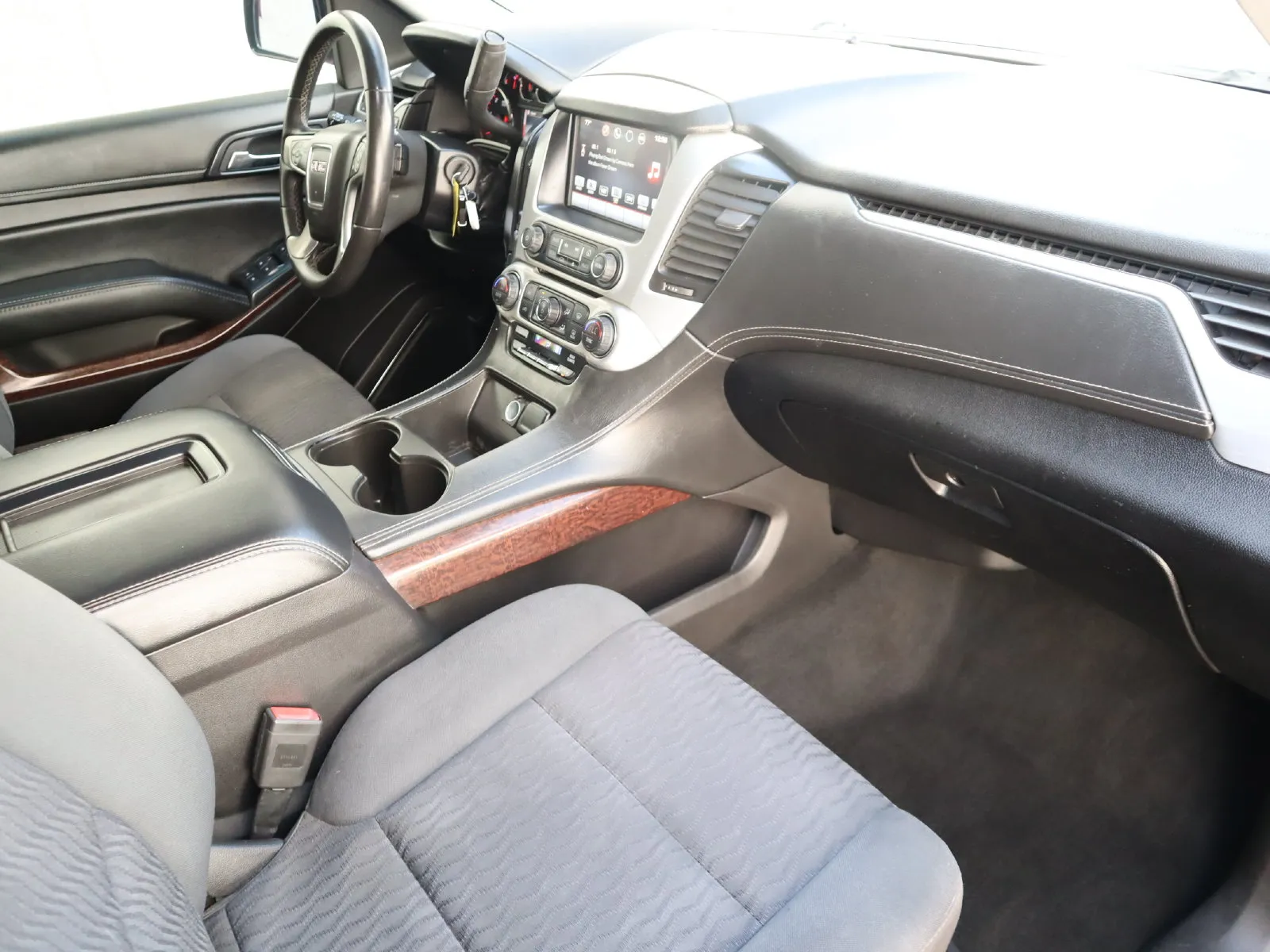 GMC Yukon XL photo 47
