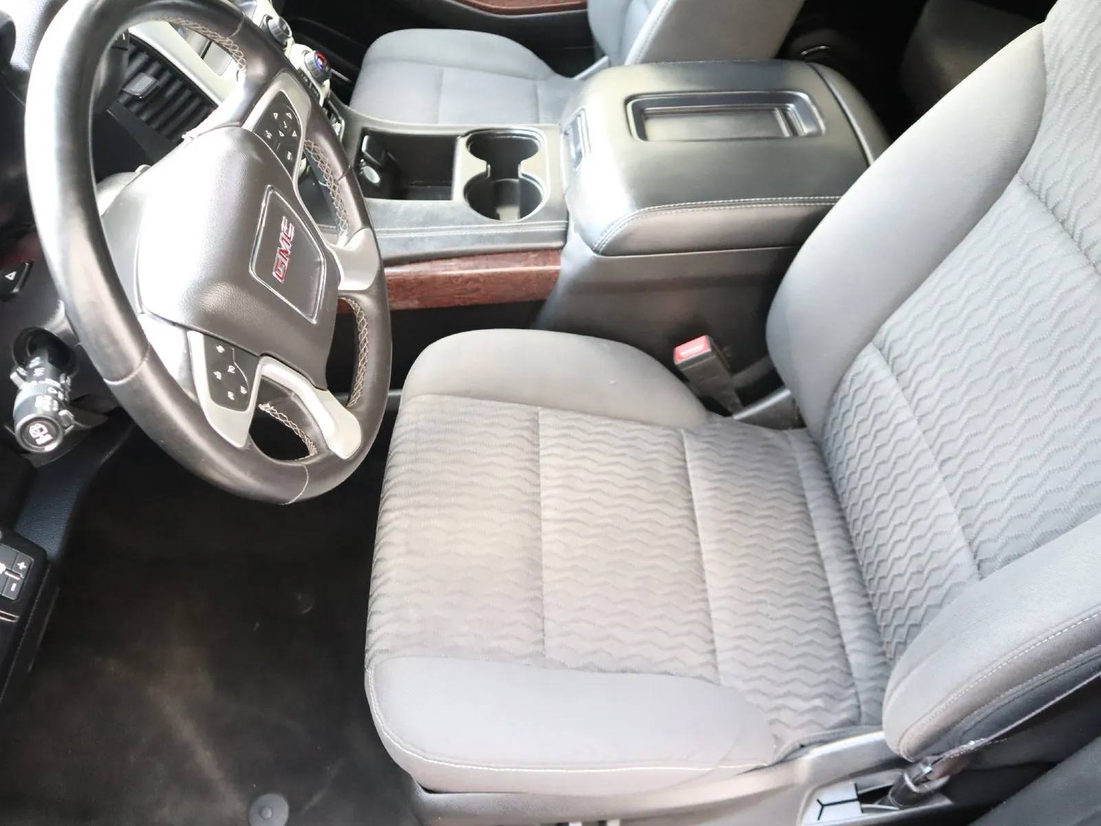 GMC Yukon XL photo 23