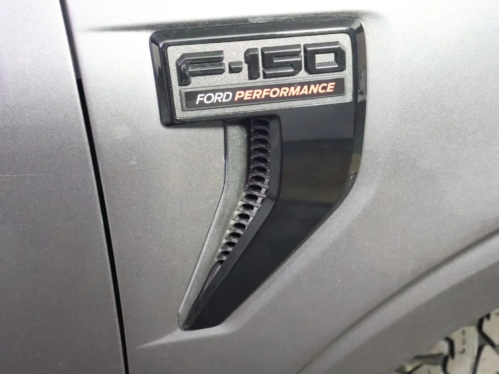 Ford F-150 photo 6