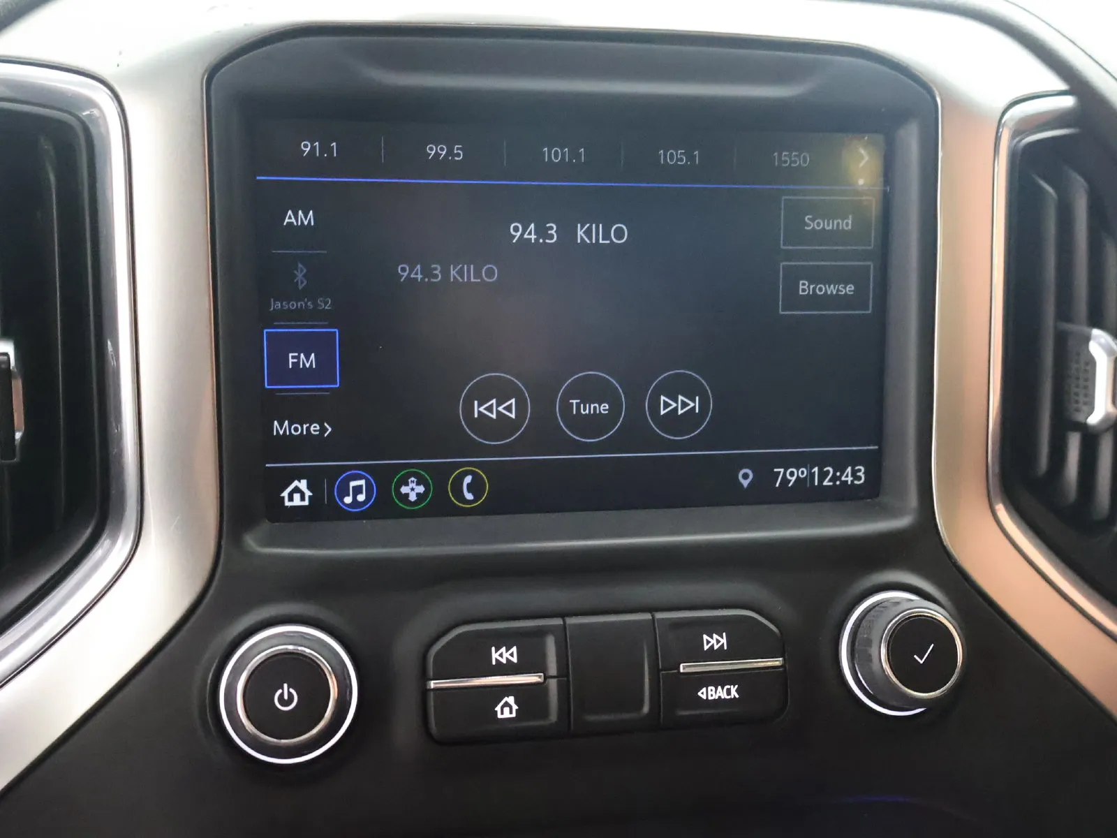 Chevrolet Silverado photo 34