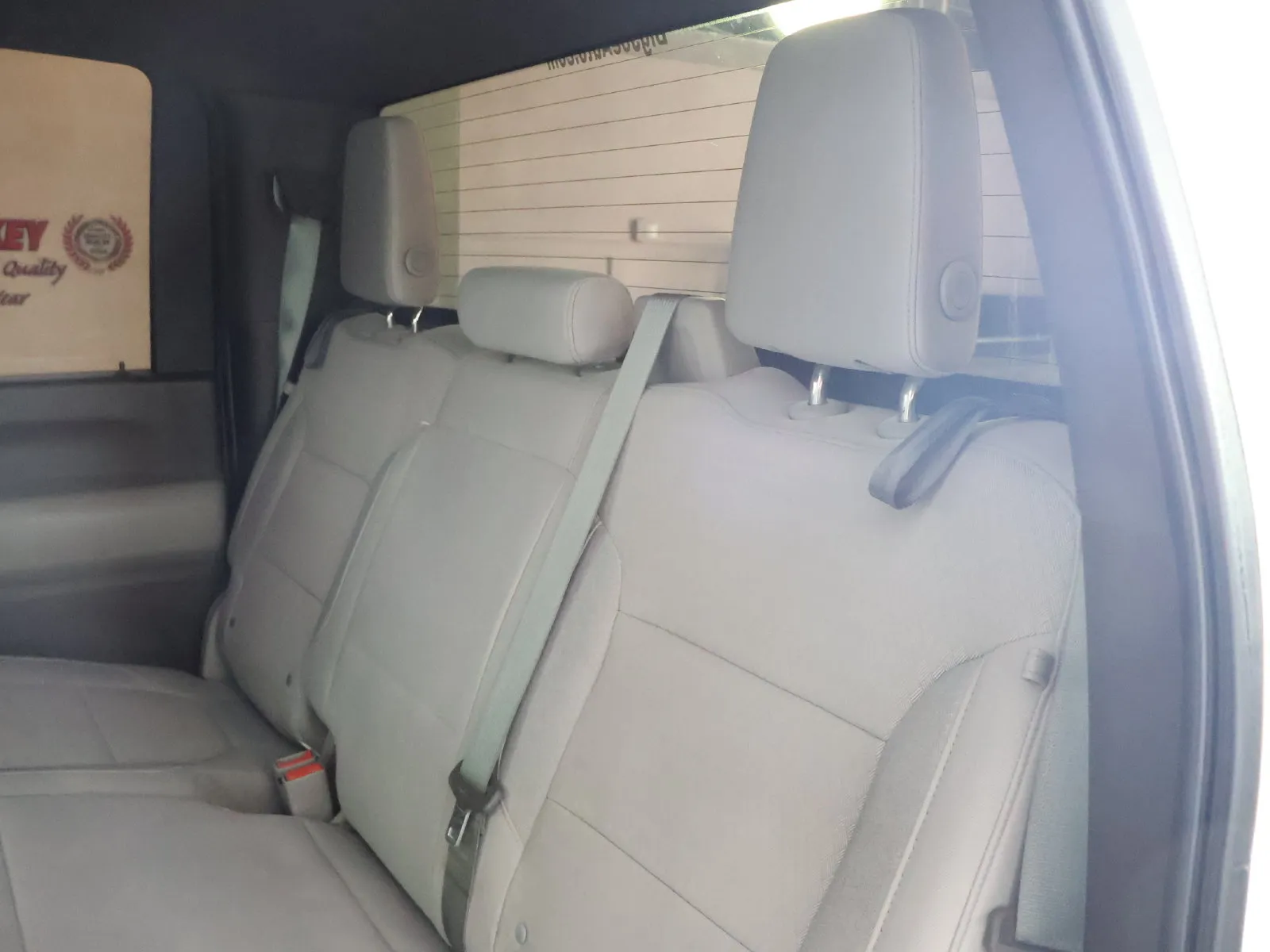 Chevrolet Silverado photo 24