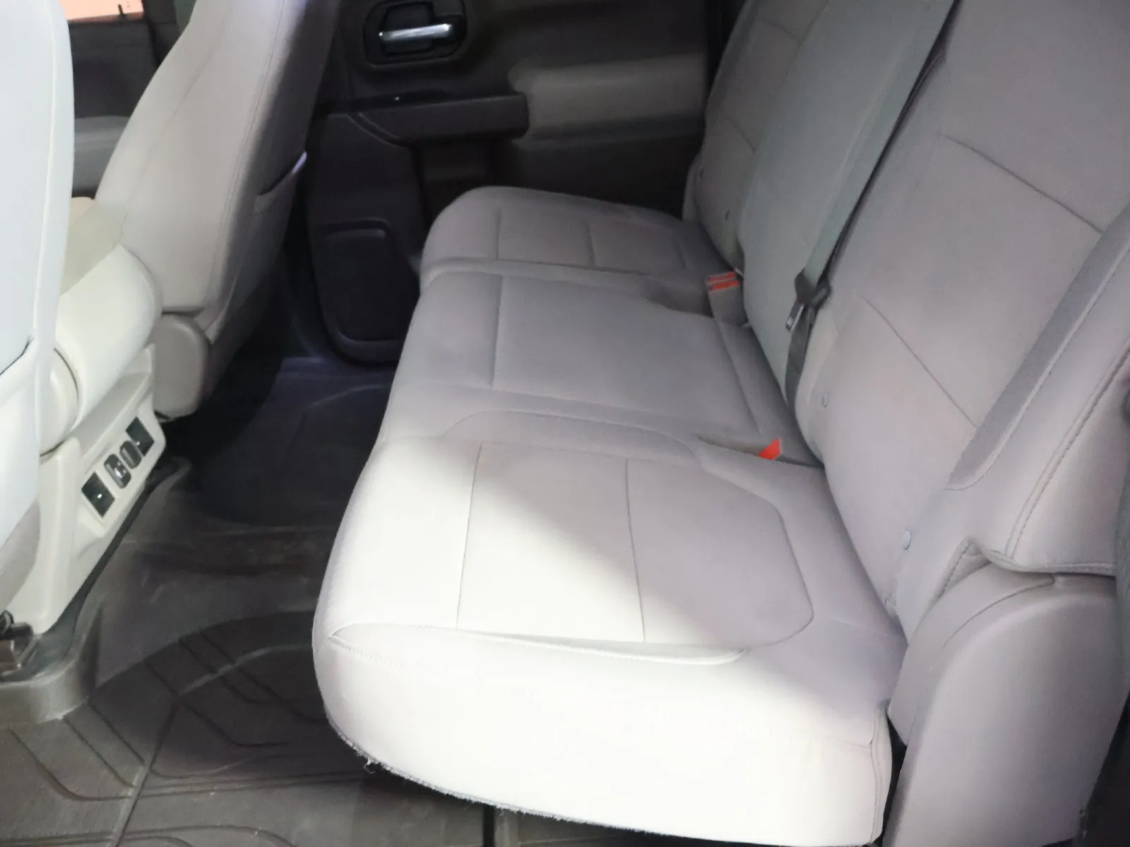 Chevrolet Silverado photo 38