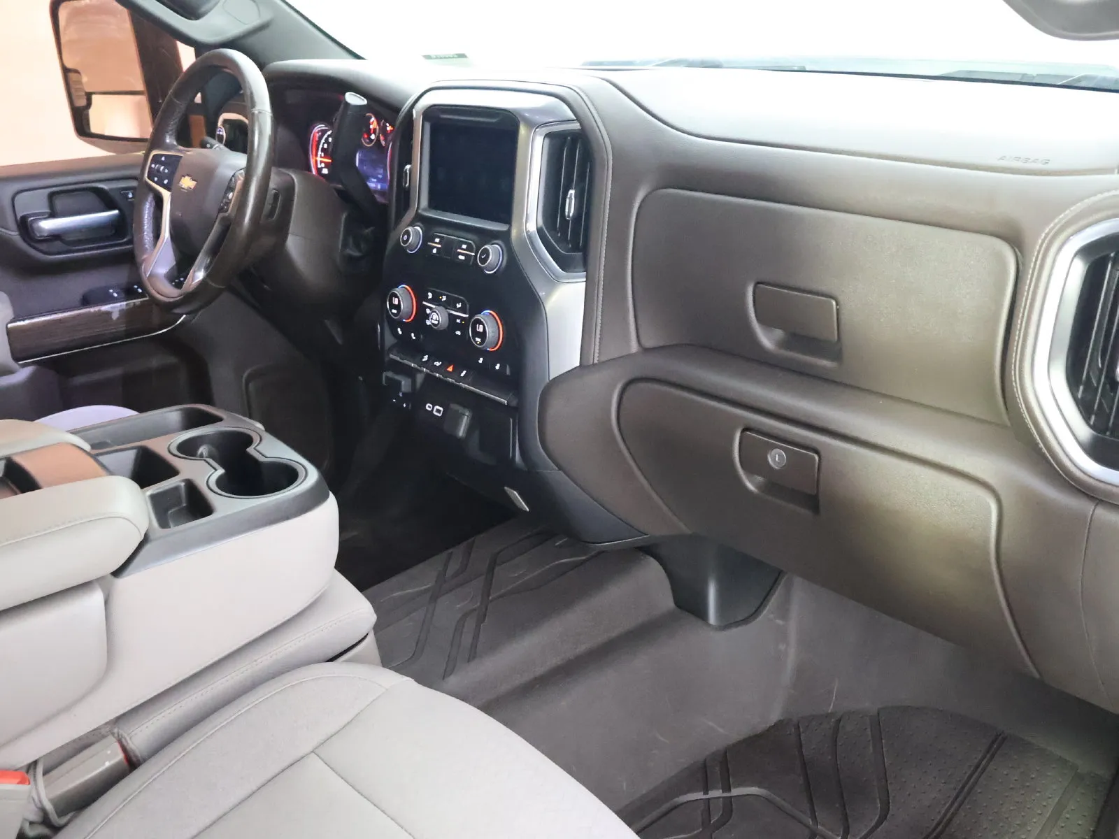Chevrolet Silverado photo 43