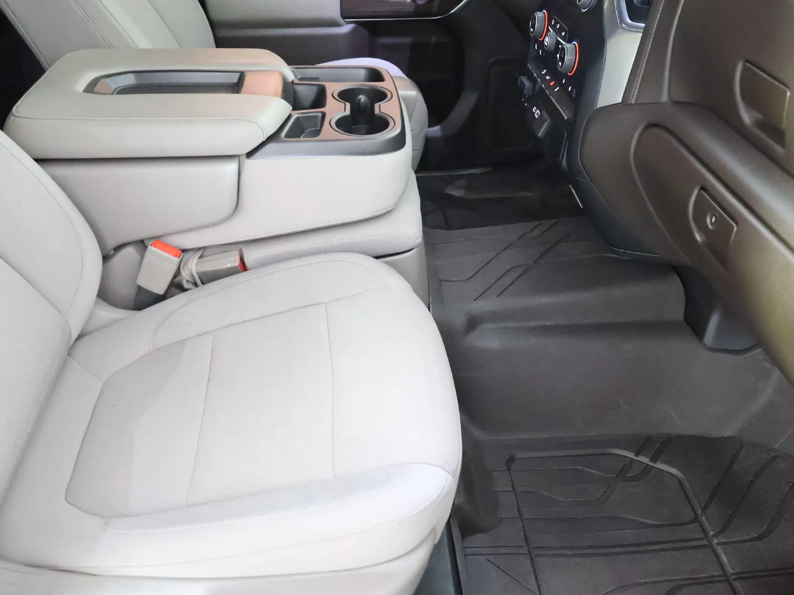 Chevrolet Silverado photo 44