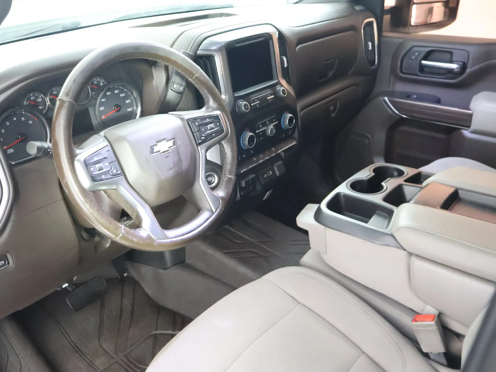 Chevrolet Silverado photo 18