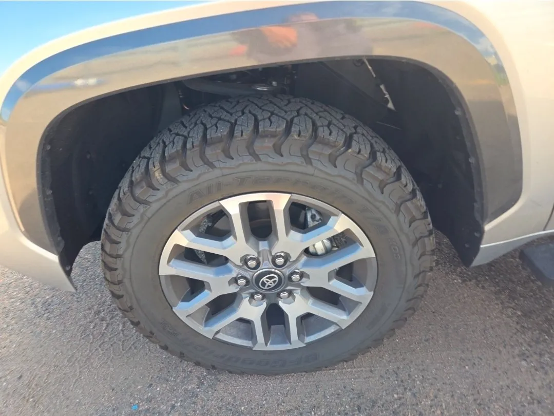 Toyota Tundra photo 13