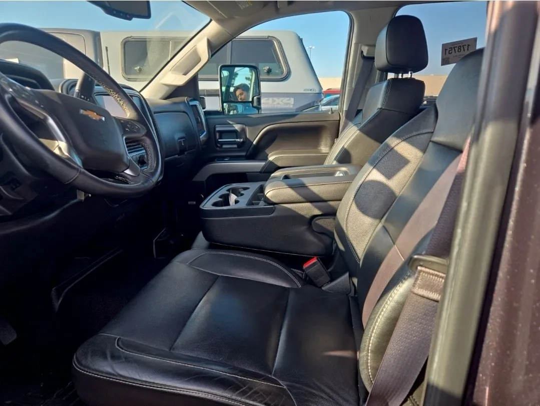 Chevrolet 3500HD photo 11