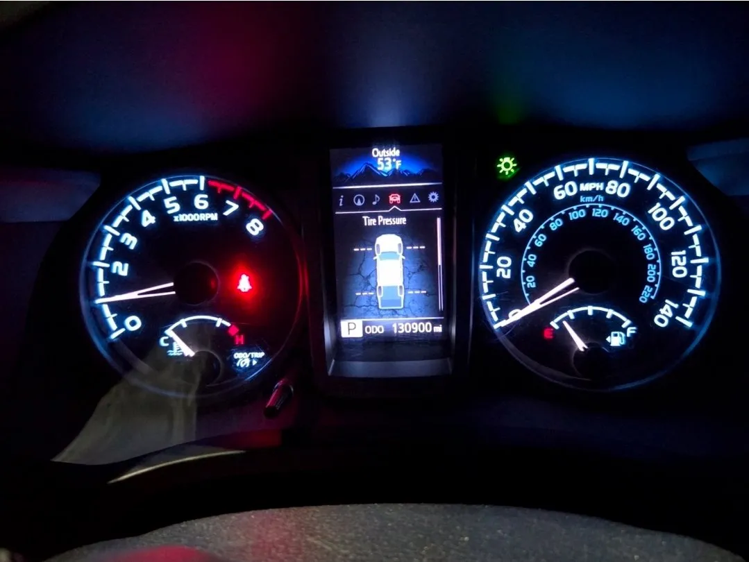 Toyota Tacoma photo 11