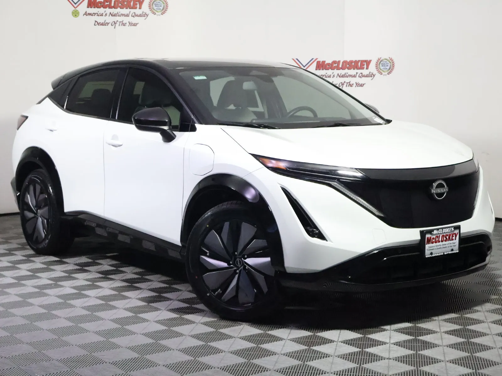 Nissan Ariya photo 2