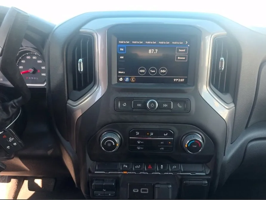 Chevrolet Silverado photo 6