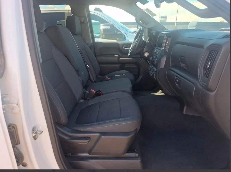 Chevrolet Silverado photo 10