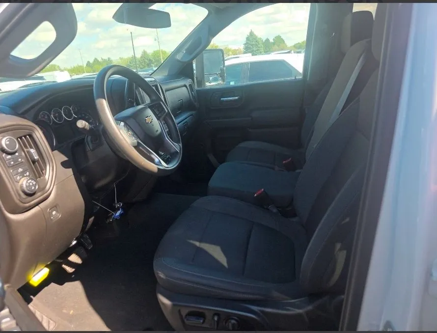 Chevrolet Silverado photo 8