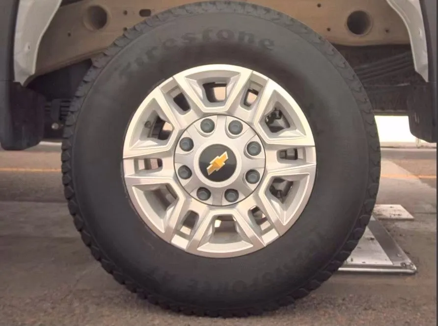 Chevrolet Silverado photo 16