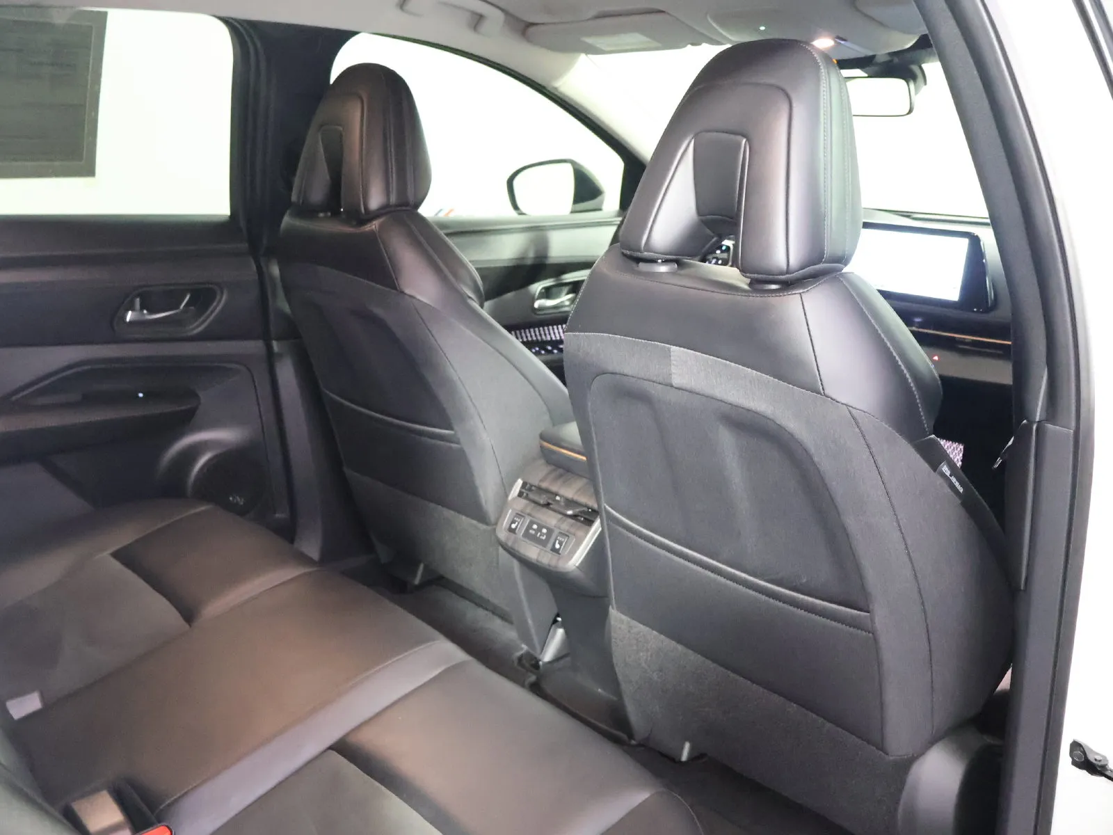 Nissan Ariya photo 47
