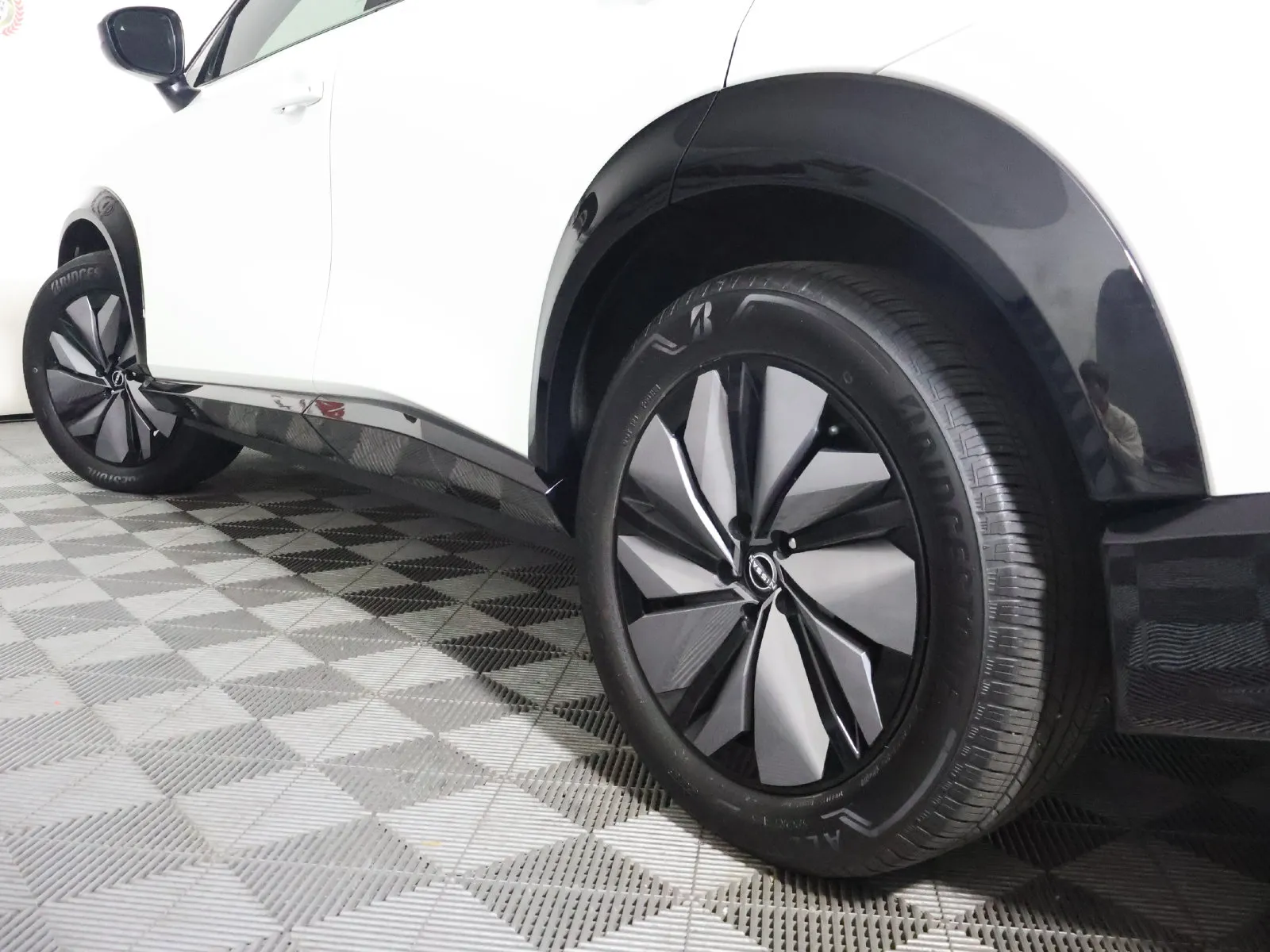 Nissan Ariya photo 15