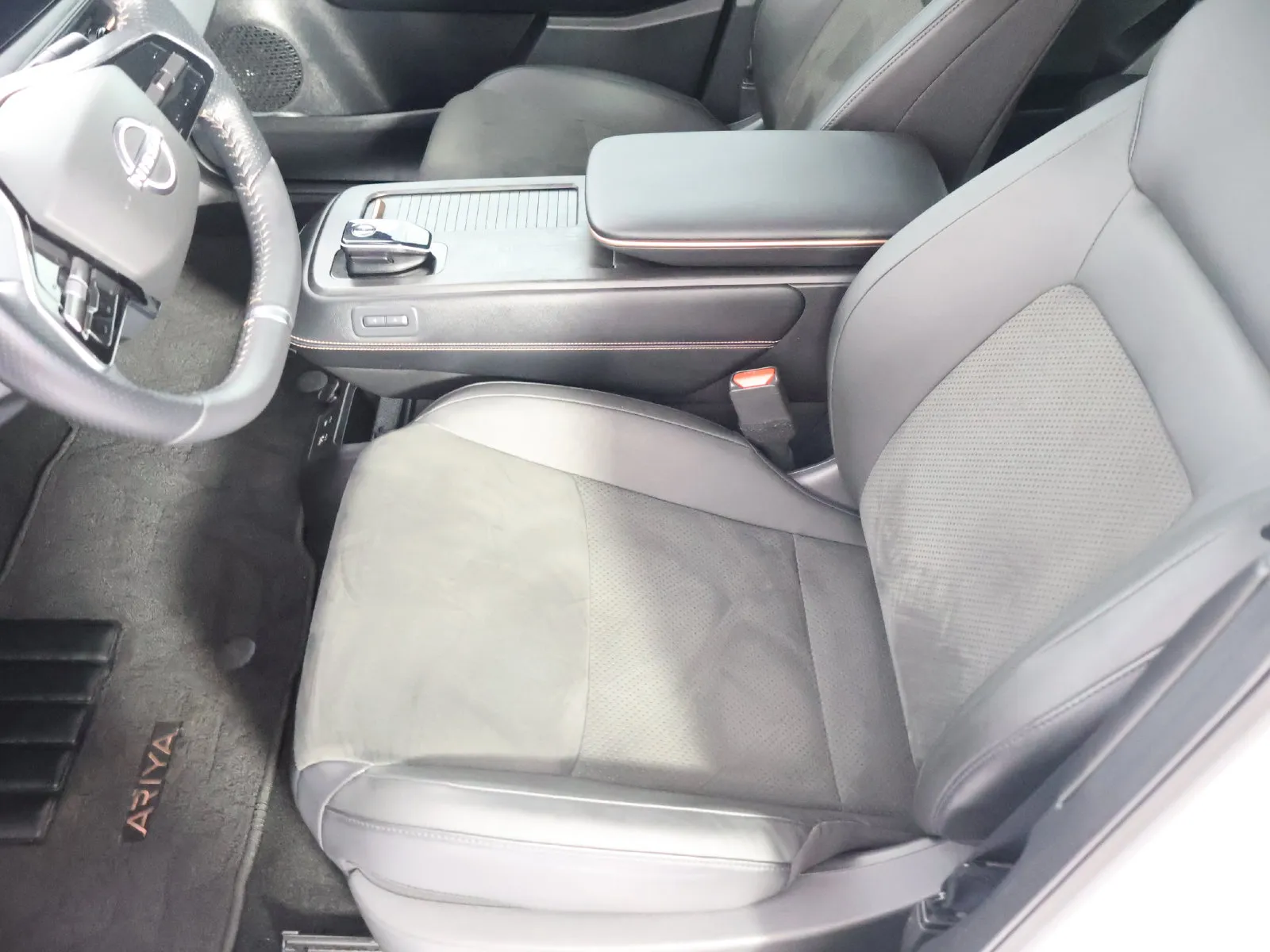 Nissan Ariya photo 27