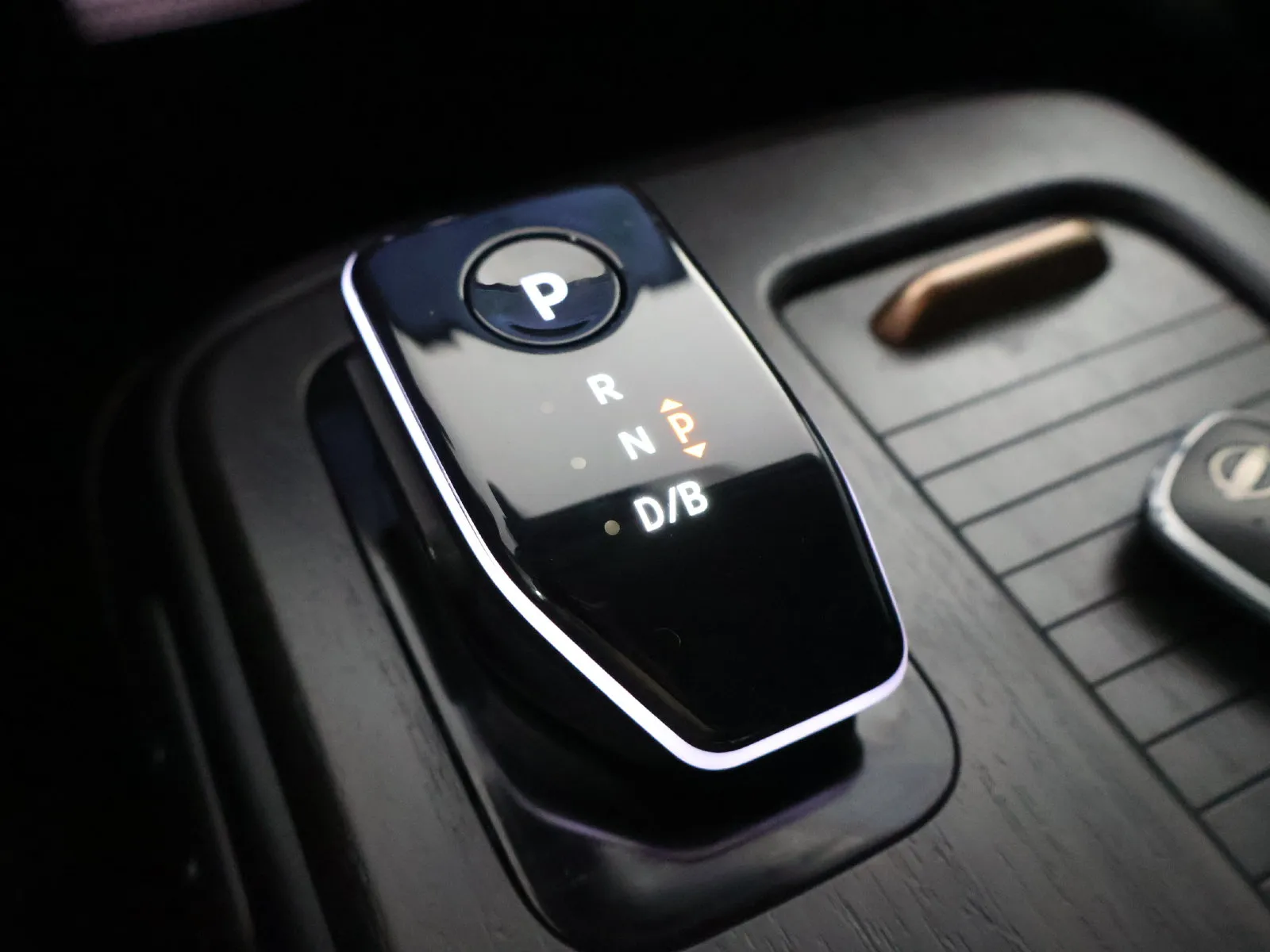 Nissan Ariya photo 42