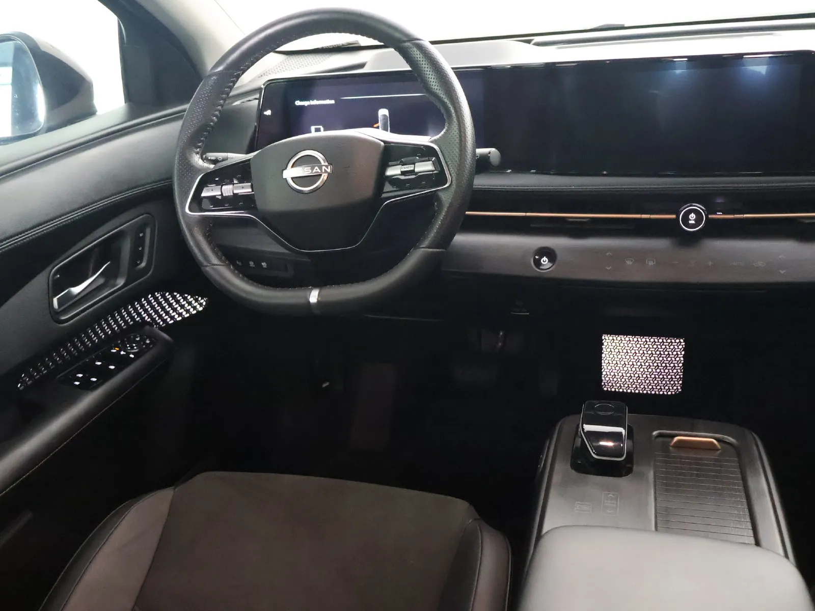 Nissan Ariya photo 31