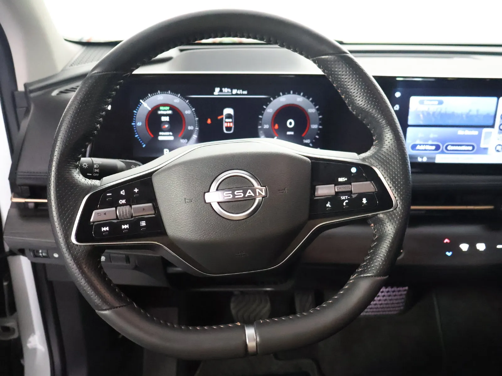 Nissan Ariya photo 33