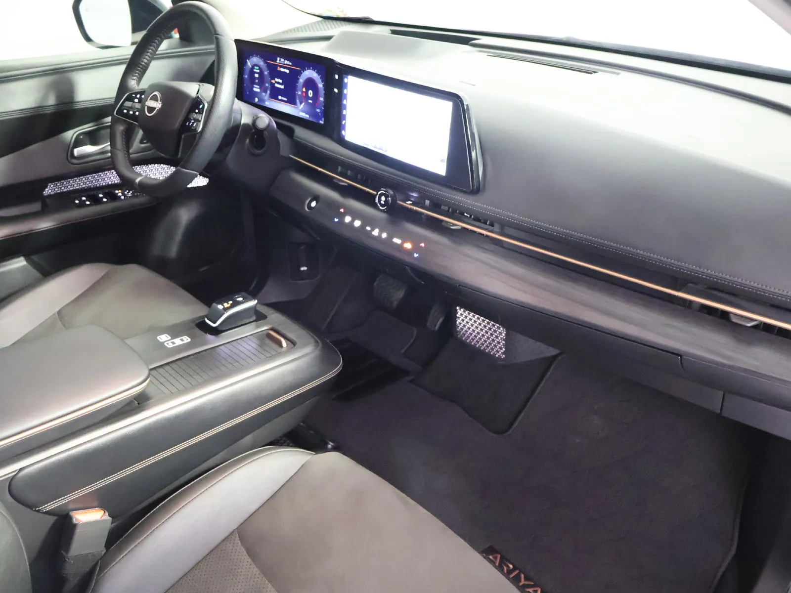 Nissan Ariya photo 50