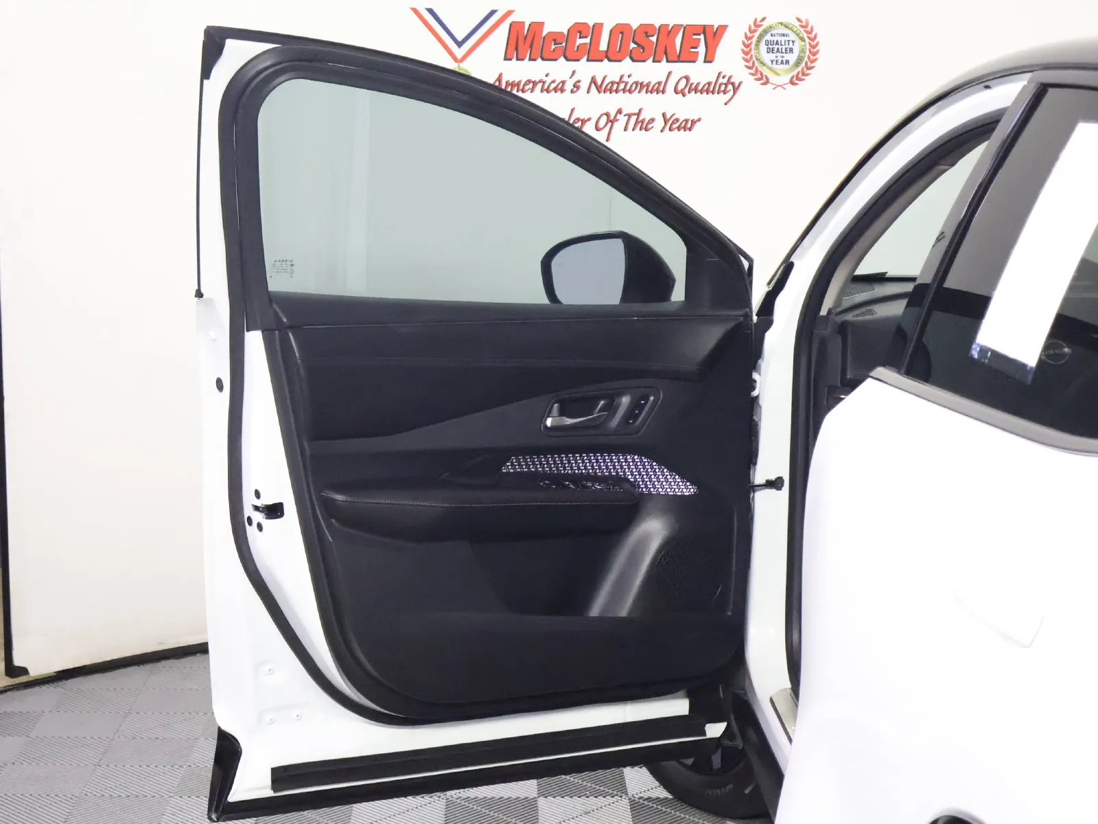 Nissan Ariya photo 24