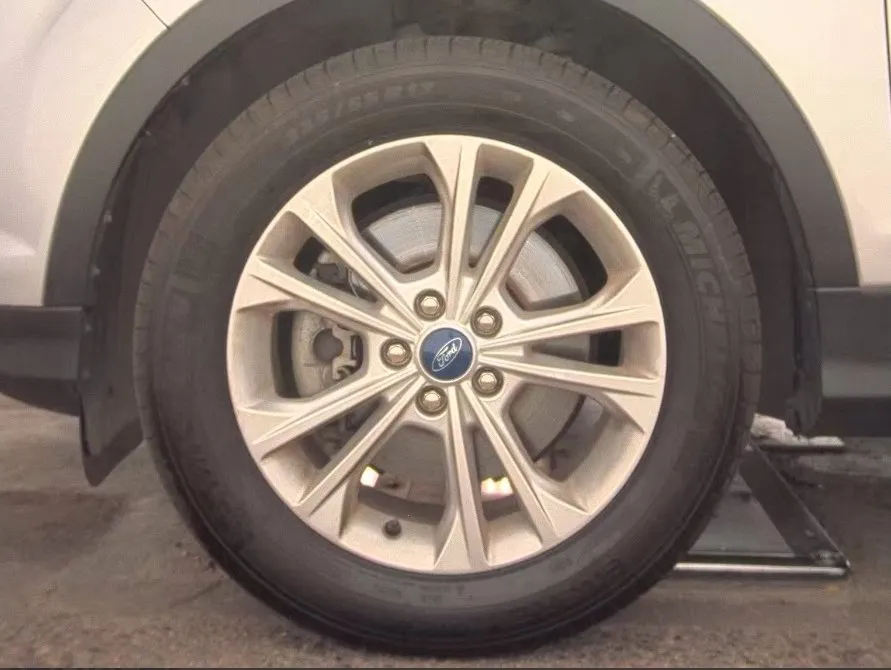 Ford Escape photo 16